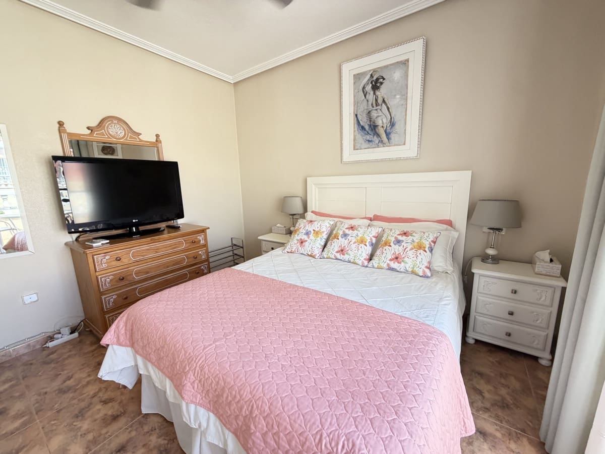 2 chambre Villa/Maison Semi-Mitoyenne à vendre à La Zenia avec piscine - 269 000 € (Ref: 10008359)