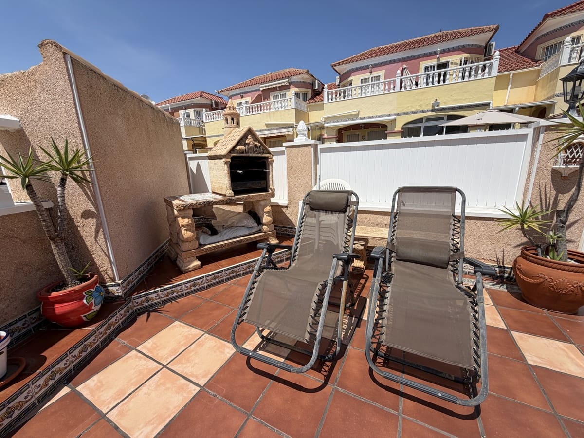 2 chambre Villa/Maison Semi-Mitoyenne à vendre à La Zenia avec piscine - 269 000 € (Ref: 10008359)