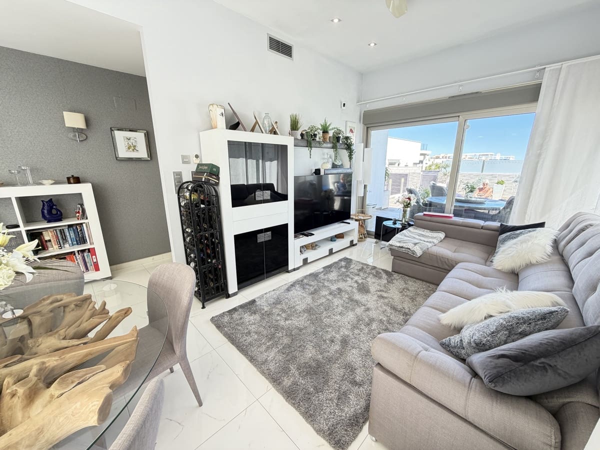 3 soveværelse Villa til salg i Villamartin med swimmingpool garage - € 449.000 (Ref: 10008364)
