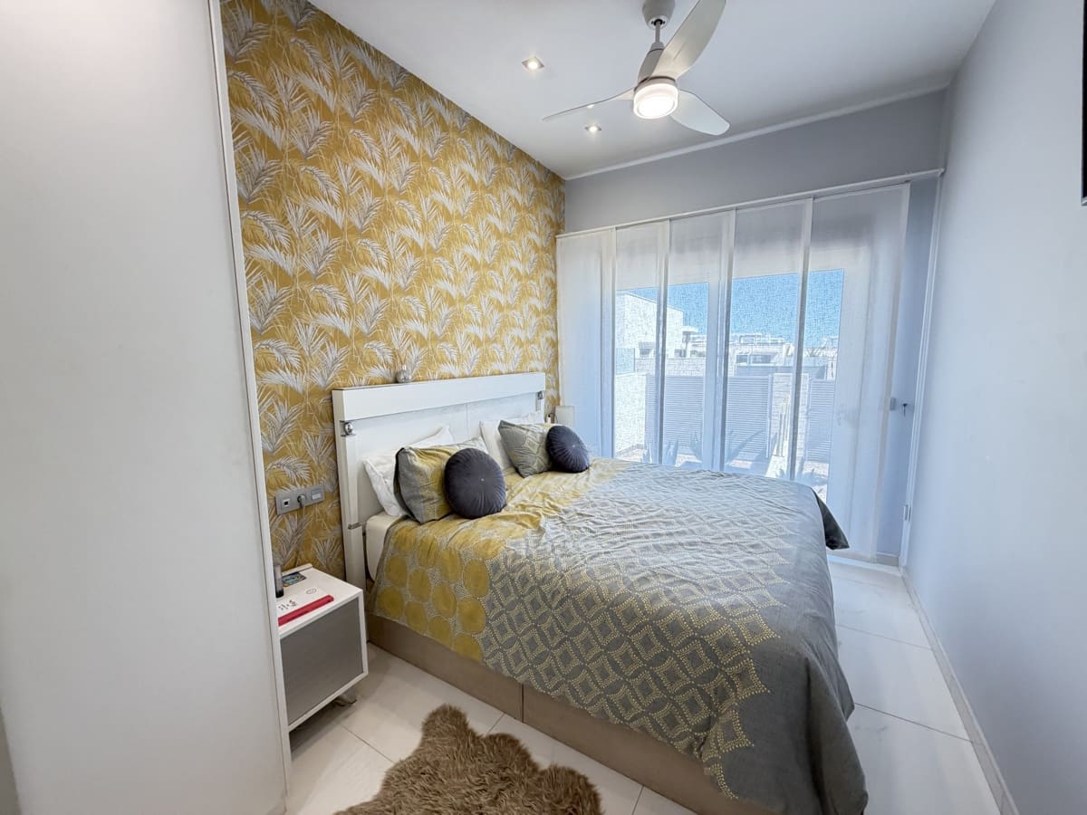3 soveværelse Villa til salg i Villamartin med swimmingpool garage - € 449.000 (Ref: 10008364)