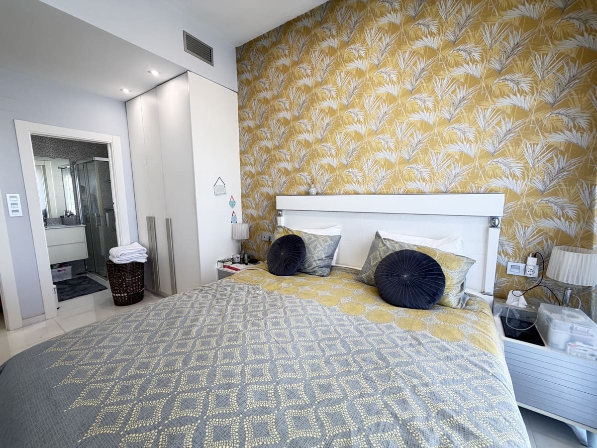 3 soveværelse Villa til salg i Villamartin med swimmingpool garage - € 449.000 (Ref: 10008364)