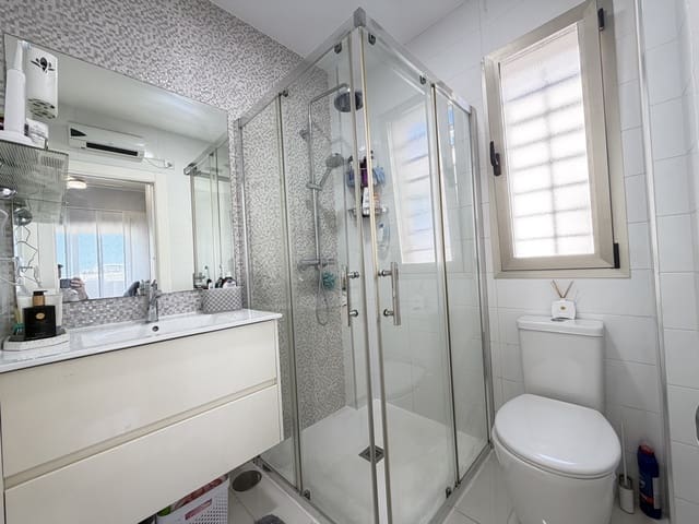 3 soveværelse Villa til salg i Villamartin, Orihuela med swimmingpool garage - € 449.000 (Ref: 10008364)