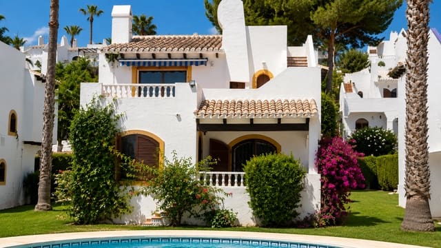 3 bedroom Villa for sale in Los Dolses, Orihuela with pool - € 424,900 (Ref: 10026794)