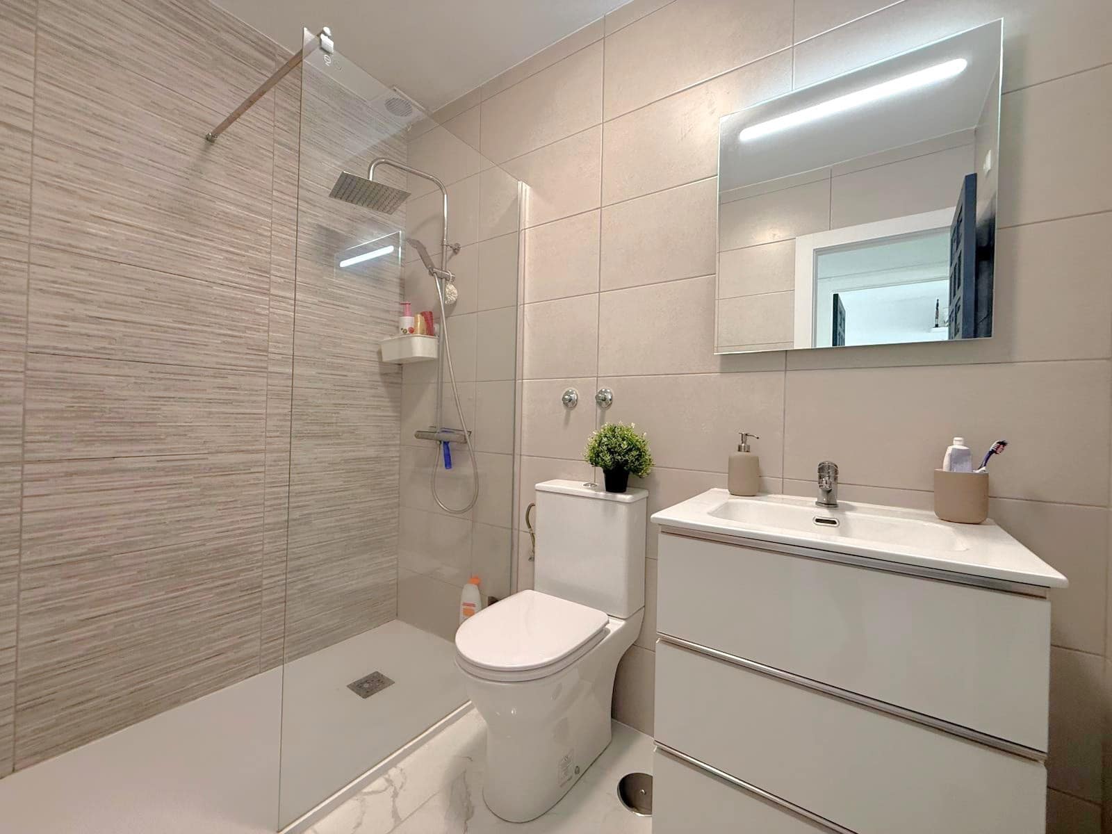4 soveværelse Byhus til salg i Villamartin med swimmingpool - € 325.000 (Ref: 10026800)