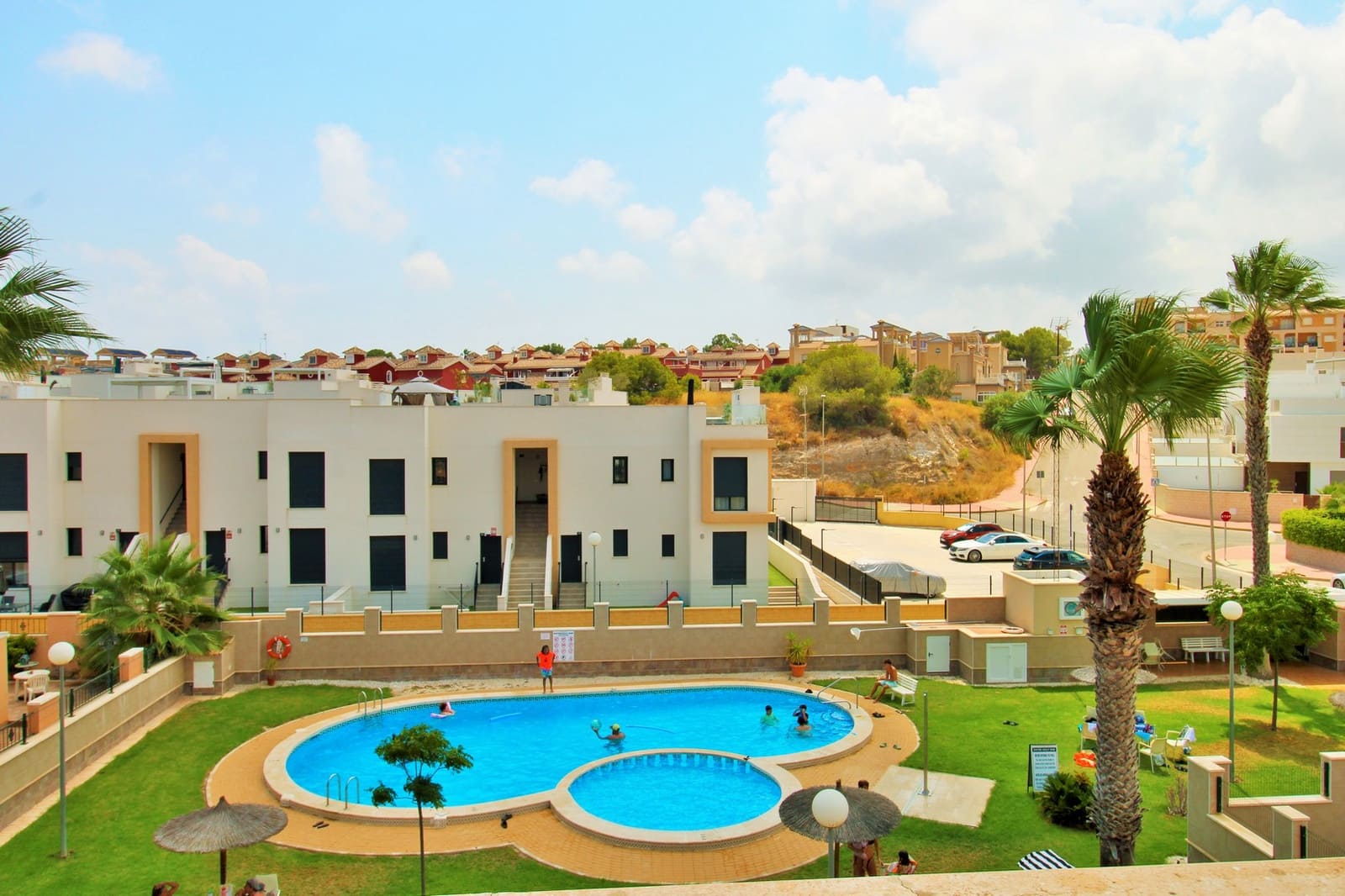 3 soveværelse Byhus til salg i Villamartin med swimmingpool garage - € 199.950 (Ref: 10026804)