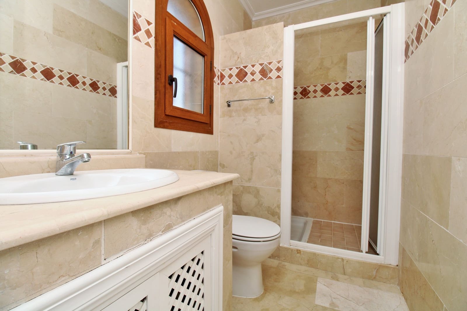 2 soveværelse Lejlighed til salg i Villamartin med swimmingpool - € 189.950 (Ref: 10026805)