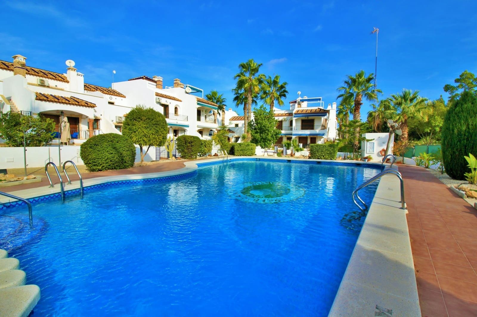 2 soveværelse Lejlighed til salg i Villamartin med swimmingpool - € 189.950 (Ref: 10026805)