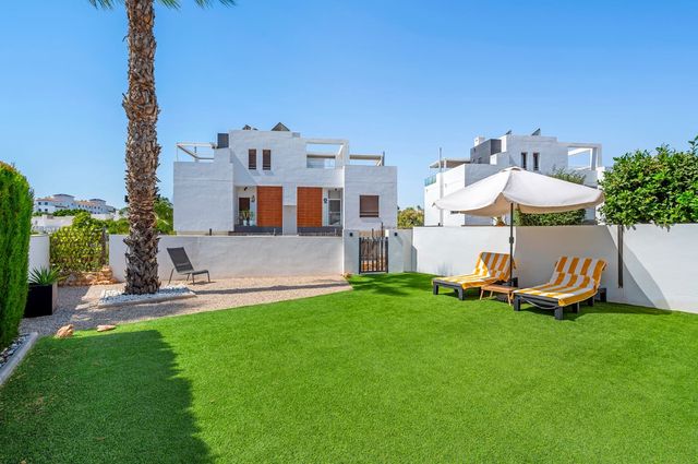 3 camera da letto Villa in vendita in Villamartin, Orihuela con piscina garage - 429.000 € (Rif: 10067123)
