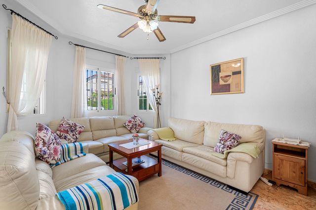 3 sypialnia Willa na sprzedaż w El Raso, Guardamar del Segura z basenem - 290 000 € (Ref: 10067124)