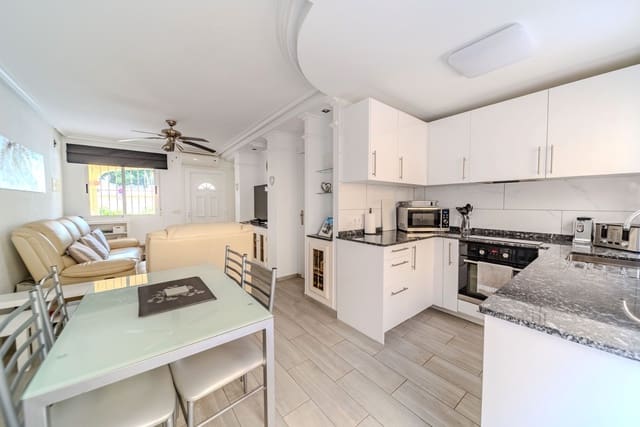 2 makuuhuone Omakotitalo myytävänä paikassa Villamartin, Orihuela mukana uima-altaan - 184 950 € (Ref: 10076763)