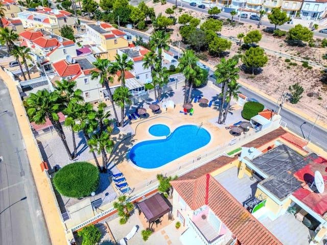 2 makuuhuone Omakotitalo myytävänä paikassa Villamartin, Orihuela mukana uima-altaan - 184 950 € (Ref: 10076763)