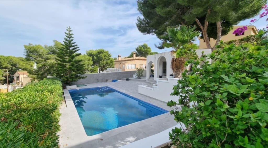 6 chambre Villa/Maison à vendre à Los Balcones avec piscine garage - 850 000 € (Ref: 10082140)