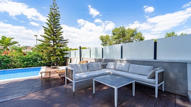 6 chambre Villa/Maison à vendre à Los Balcones avec piscine garage - 850 000 € (Ref: 10082140)