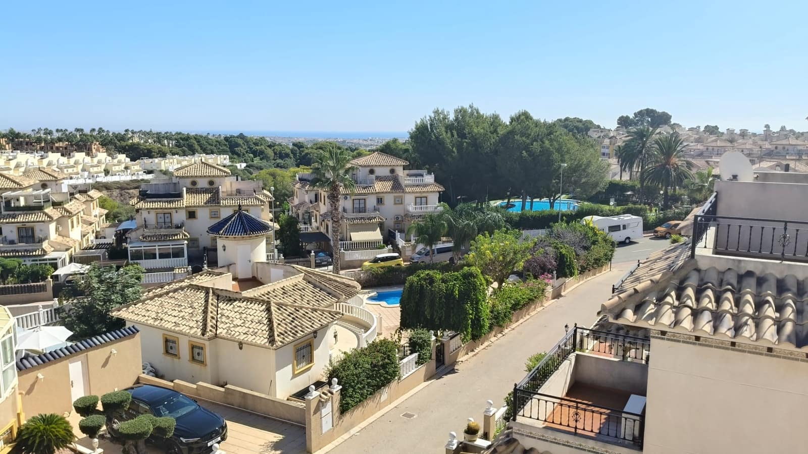 2 bedroom Townhouse for sale in Villamartin with pool garage - € 254,950 (Ref: 10104354)