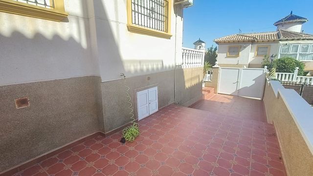 2 bedroom Townhouse for sale in Villamartin, Orihuela with pool garage - € 254,950 (Ref: 10104354)