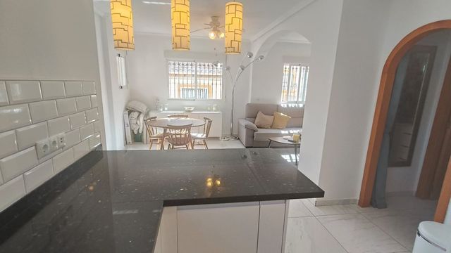 2 quarto Casa em Banda para venda em Villamartin, Orihuela com piscina garagem - 254 950 € (Ref: 10104354)
