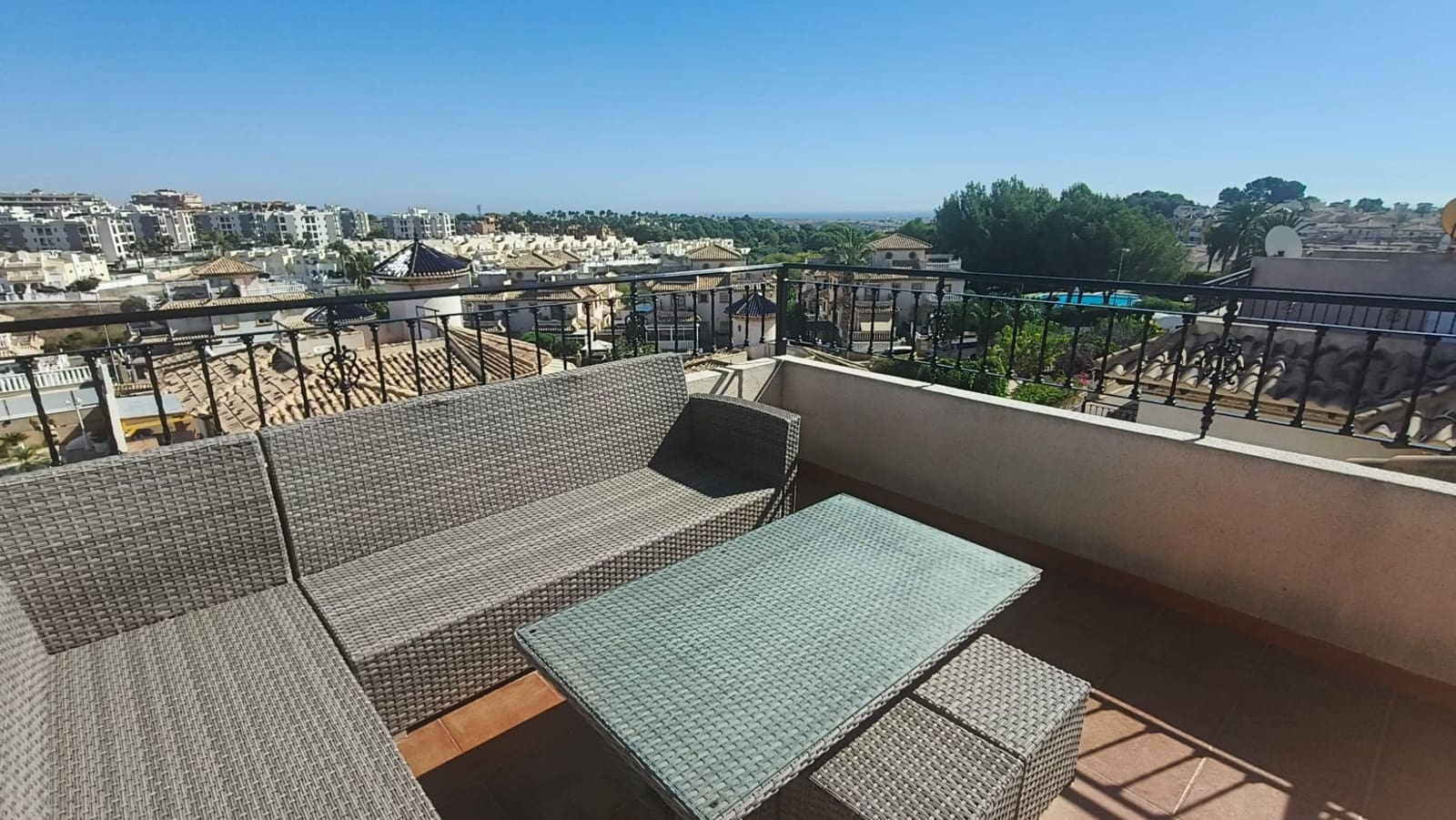 2 bedroom Townhouse for sale in Villamartin with pool garage - € 254,950 (Ref: 10104354)