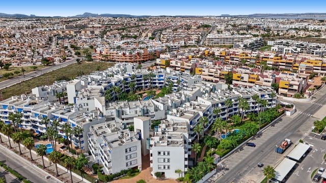 2 soveværelse Lejlighed til salg i Playa Flamenca, Orihuela med swimmingpool garage - € 224.950 (Ref: 10116047)