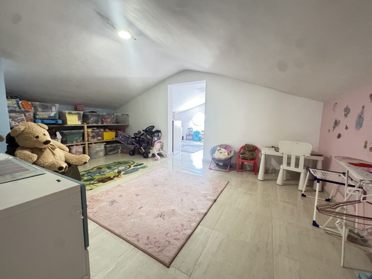 5 slaapkamer Villa te koop in San Miguel de Salinas met garage - € 580.000 (Ref: 10118972)