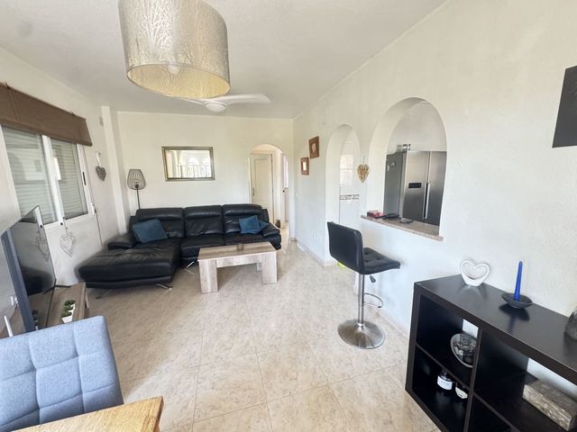 4 camera da letto Villa in vendita in Villamartin, Orihuela - 299.000 € (Rif: 10118996)