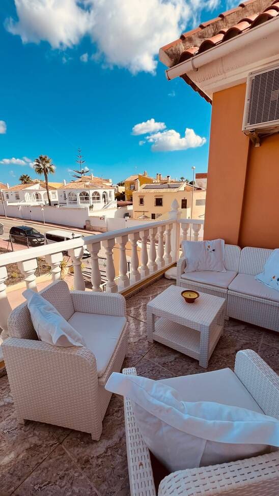 Apartamento de 3 habitaciones en Villamartin en venta con piscina - 169.950 € (Ref: 10141860)