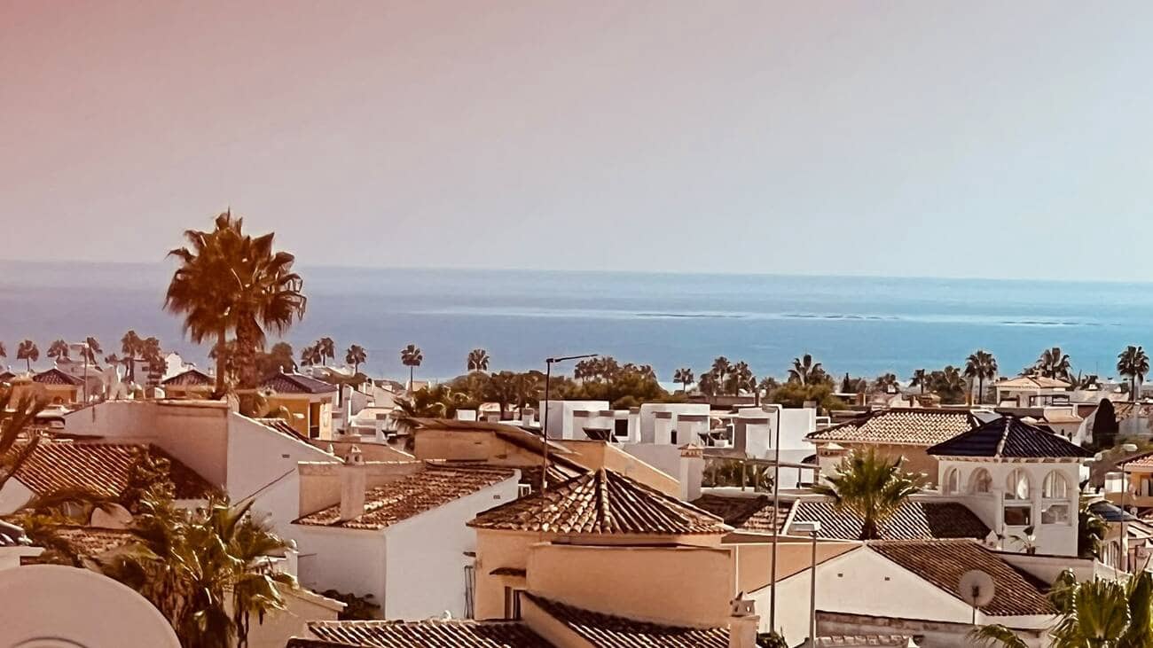 Apartamento de 3 habitaciones en Villamartin en venta con piscina - 169.950 € (Ref: 10141860)