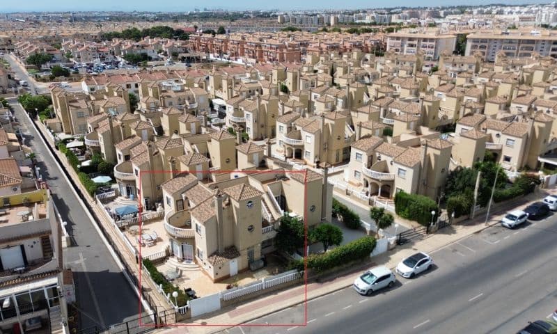 2 chambre Villa/Maison à vendre à Playa Flamenca avec piscine garage - 229 995 € (Ref: 10180156)