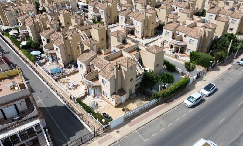 2 chambre Villa/Maison à vendre à Playa Flamenca avec piscine garage - 229 995 € (Ref: 10180156)