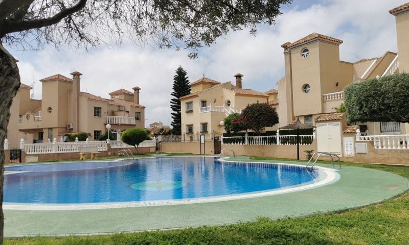 2 chambre Villa/Maison à vendre à Playa Flamenca avec piscine garage - 229 995 € (Ref: 10180156)