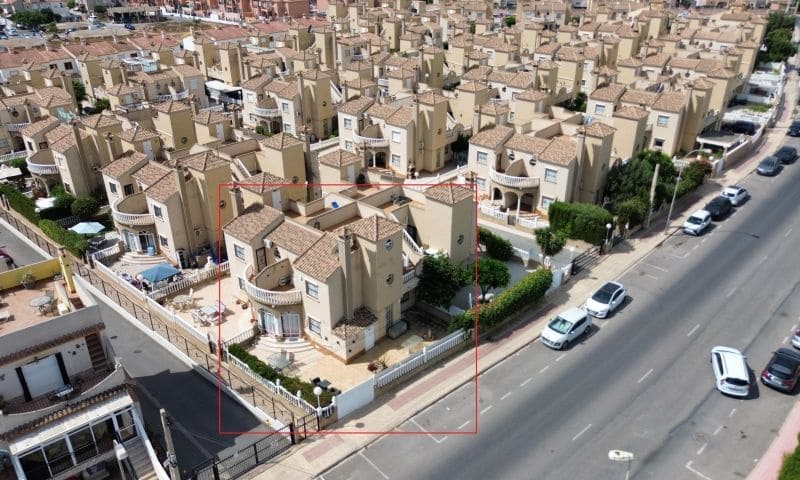 2 chambre Villa/Maison à vendre à Playa Flamenca avec piscine garage - 229 995 € (Ref: 10180156)