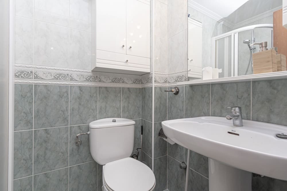 1 makuuhuone Huoneisto myytävänä paikassa Benidorm mukana uima-altaan 
autotalli - 174 950 € (Ref: 7325413)