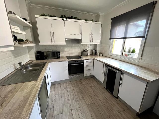 4 soverom Villa til salgs i La Zenia, Orihuela med svømmebasseng garasje - € 399 990 (Ref: 8063464)