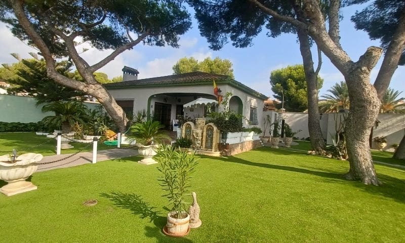 3 quarto Moradia para venda em Campoamor com piscina garagem - 950 000 € (Ref: 8258611)