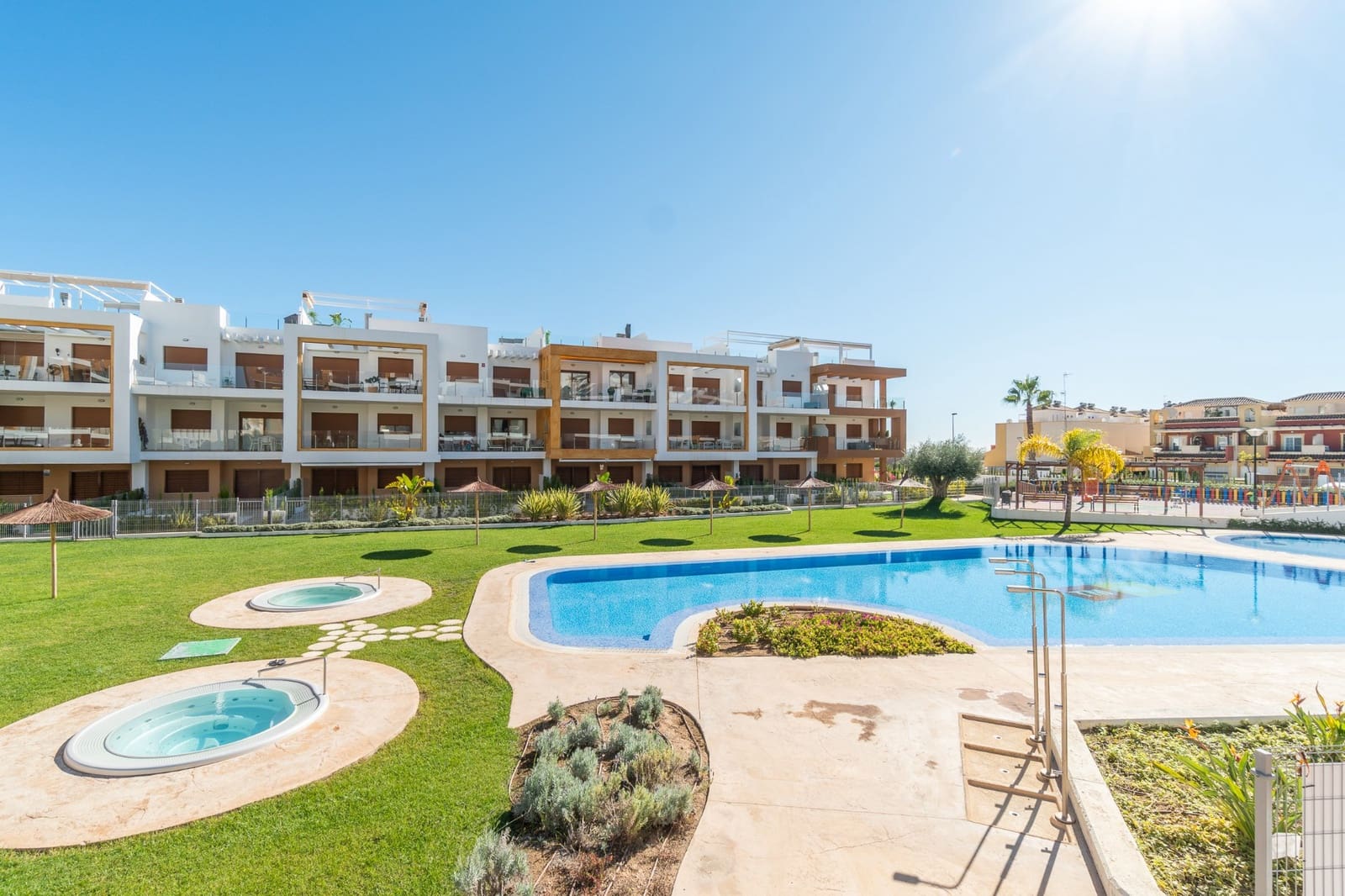 3 bedroom Apartment for sale in Villamartin with pool garage - € 399,000 (Ref: 8561319)