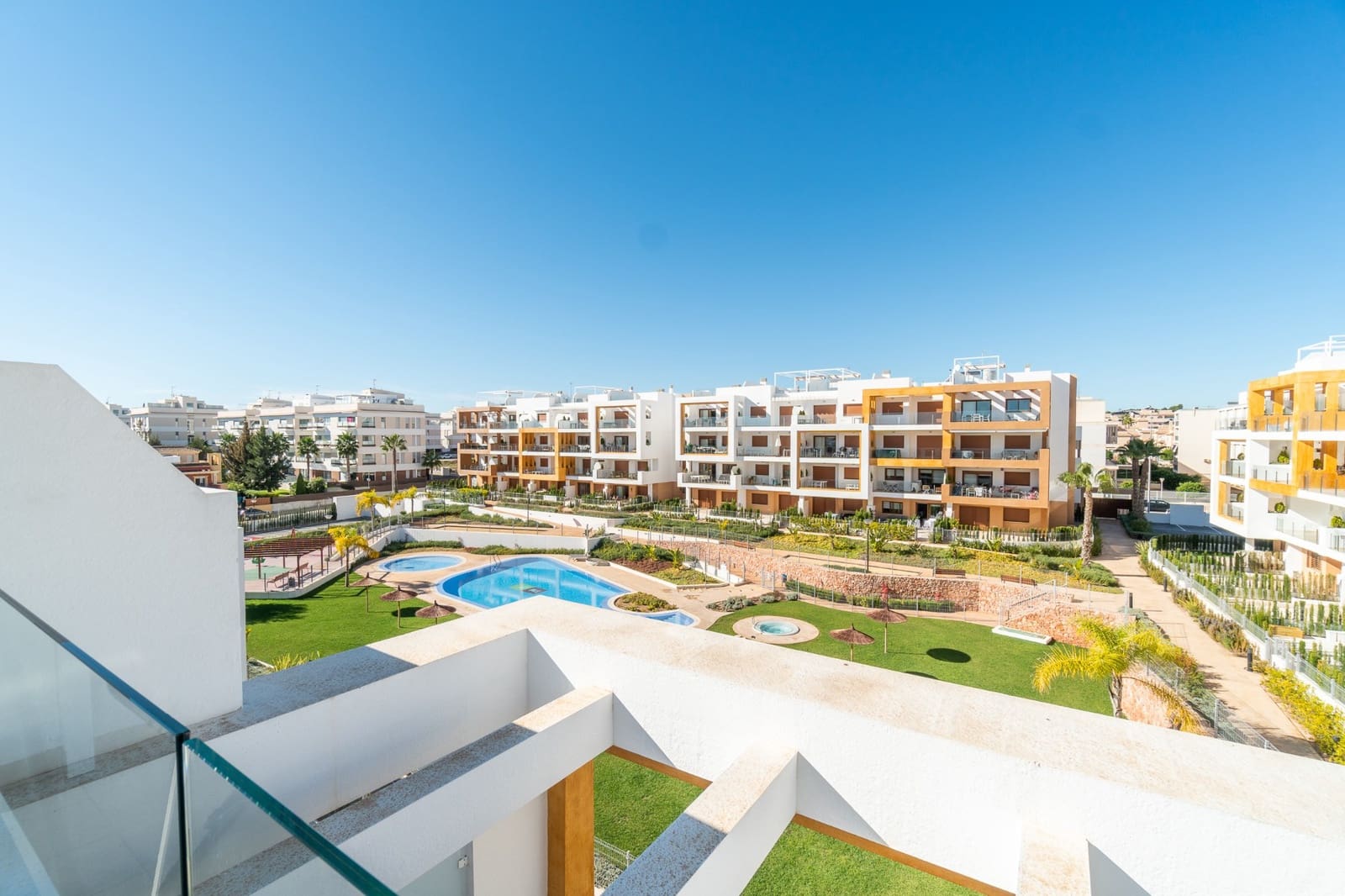 3 bedroom Apartment for sale in Villamartin with pool garage - € 399,000 (Ref: 8561319)