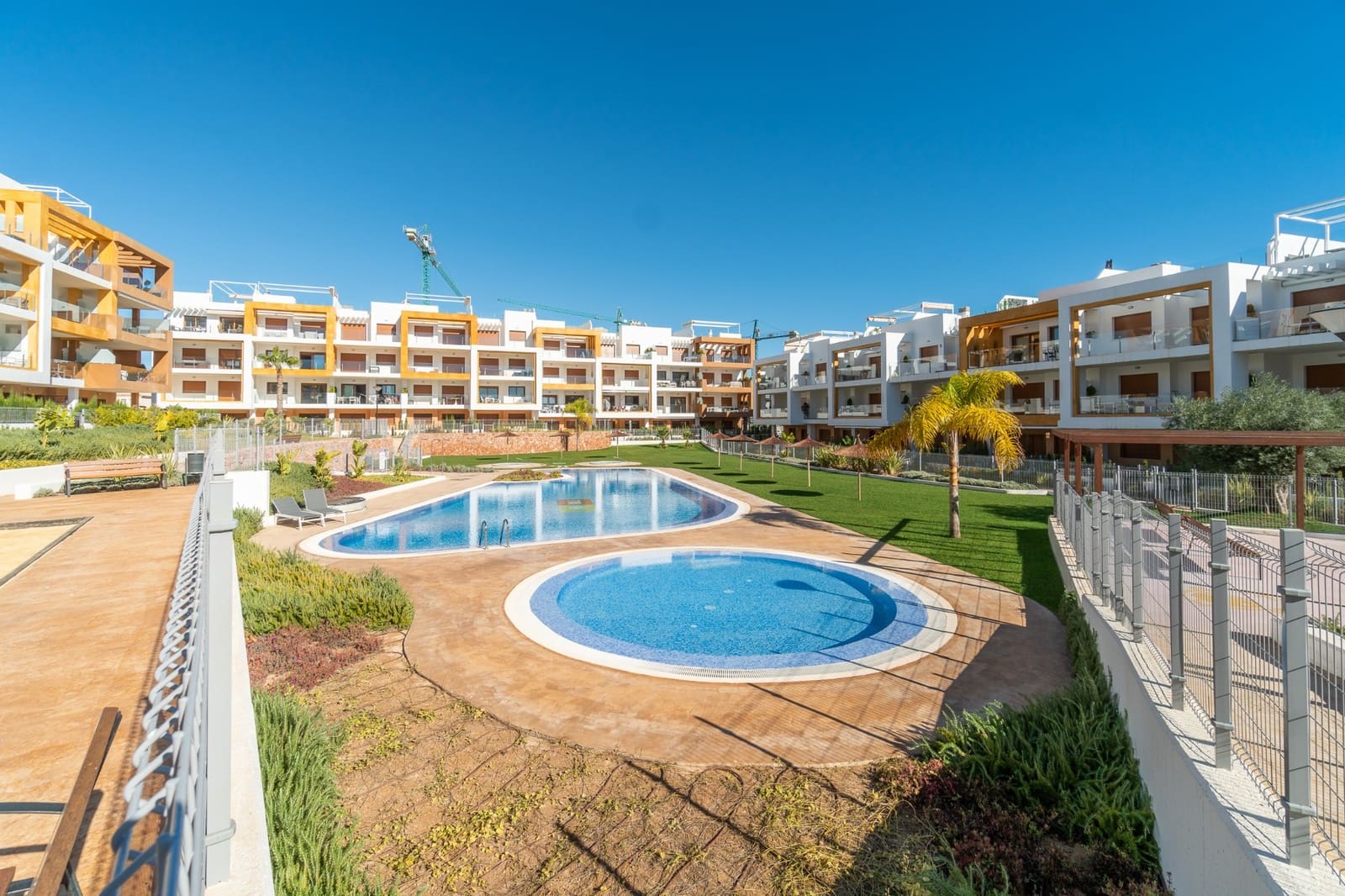 3 bedroom Apartment for sale in Villamartin with pool garage - € 399,000 (Ref: 8561319)