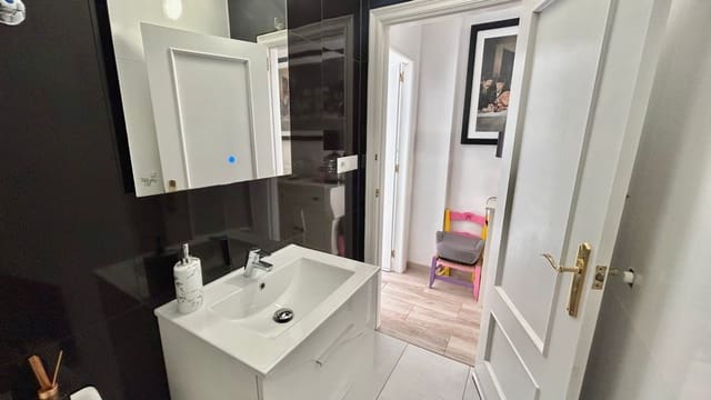 3 bedroom Townhouse for sale in Playa Flamenca, Orihuela with pool - € 174,950 (Ref: 8816598)