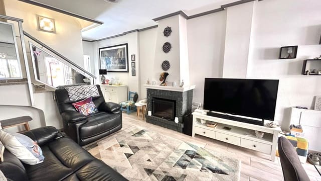 3 bedroom Townhouse for sale in Playa Flamenca, Orihuela with pool - € 174,950 (Ref: 8816598)