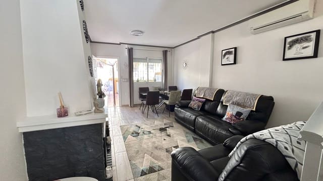 3 bedroom Townhouse for sale in Playa Flamenca, Orihuela with pool - € 174,950 (Ref: 8816598)