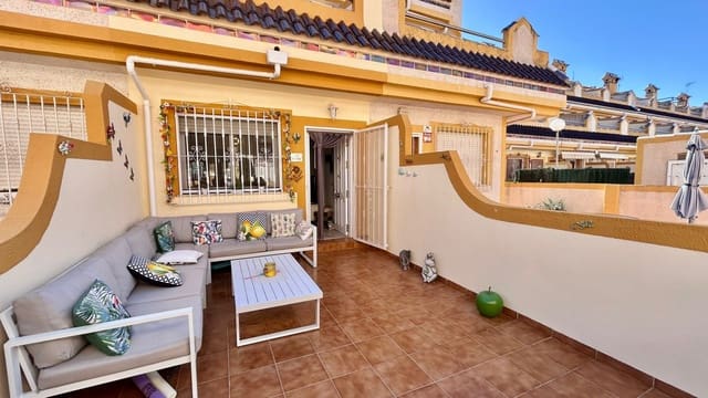 3 bedroom Townhouse for sale in Playa Flamenca, Orihuela with pool - € 174,950 (Ref: 8816598)