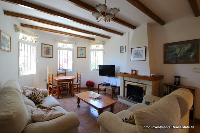 Chalet de 4 habitaciones en Villamartin, Orihuela en venta - 345.000 € (Ref: 8867643)