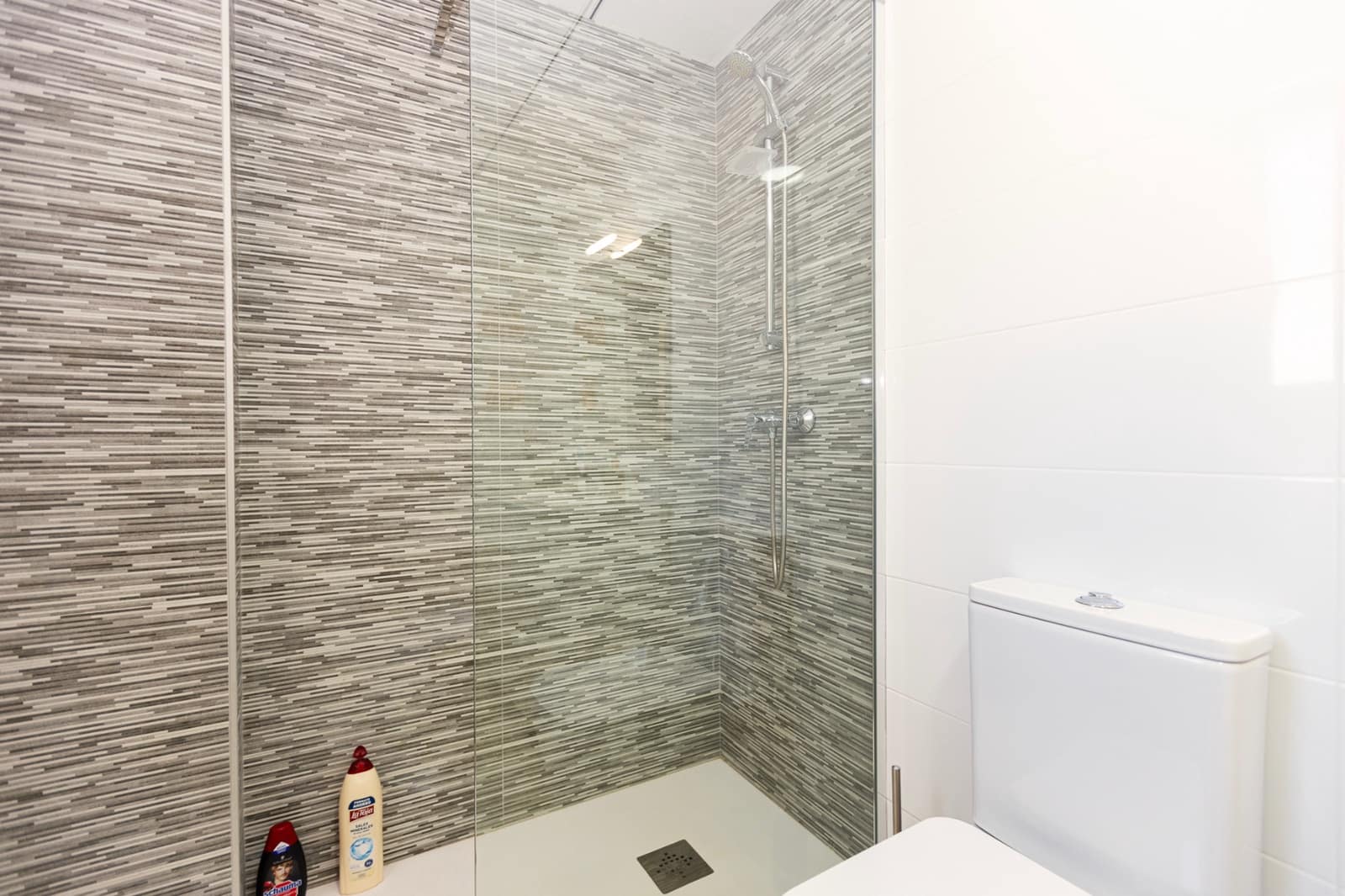 2 slaapkamer Appartement te koop in Villamartin met zwembad garage - € 299.000 (Ref: 8867667)