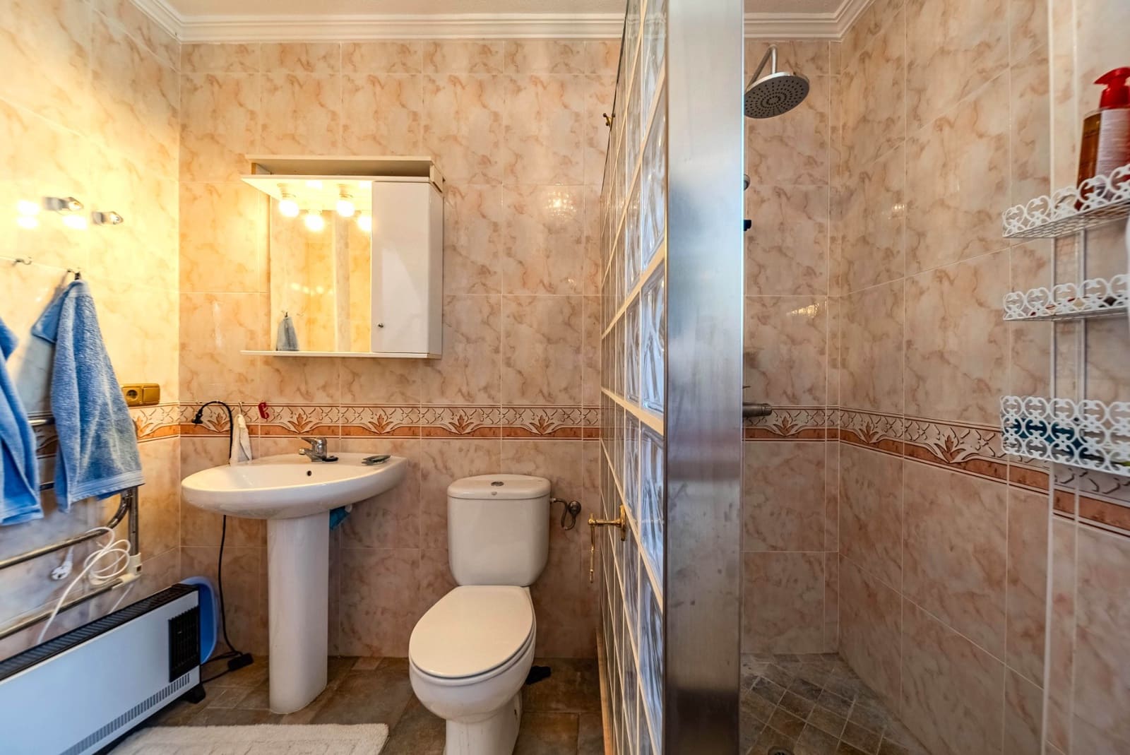 3 bedroom Villa for sale in Villamartin with pool garage - € 369,750 (Ref: 8916780)