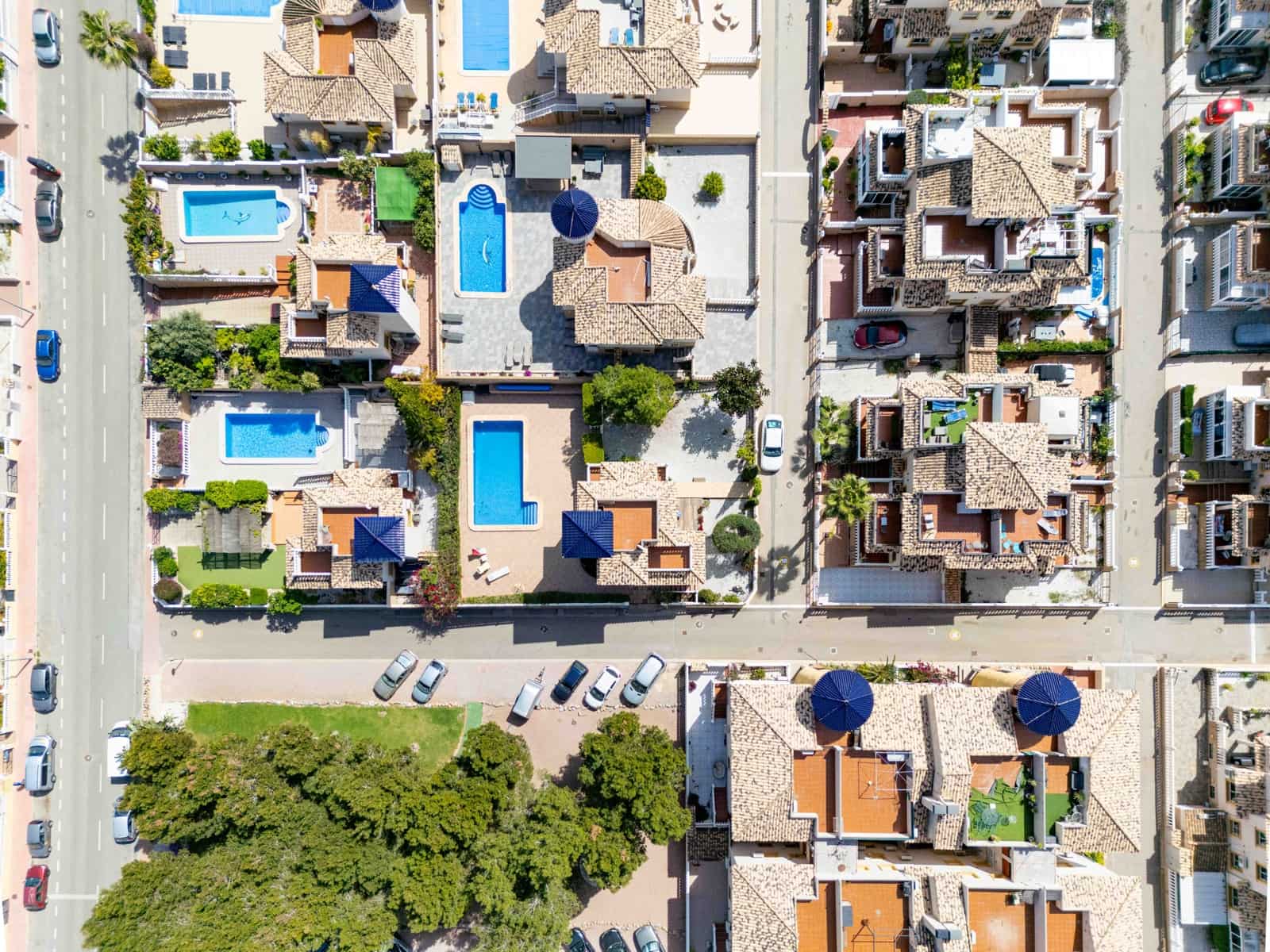 3 bedroom Villa for sale in Villamartin with pool garage - € 369,750 (Ref: 8916780)