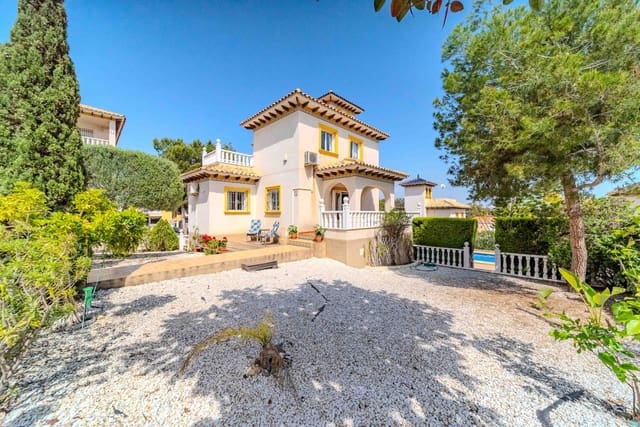 Chalet de 3 habitaciones en Villamartin, Orihuela en venta con piscina garaje - 369.750 € (Ref: 8916780)