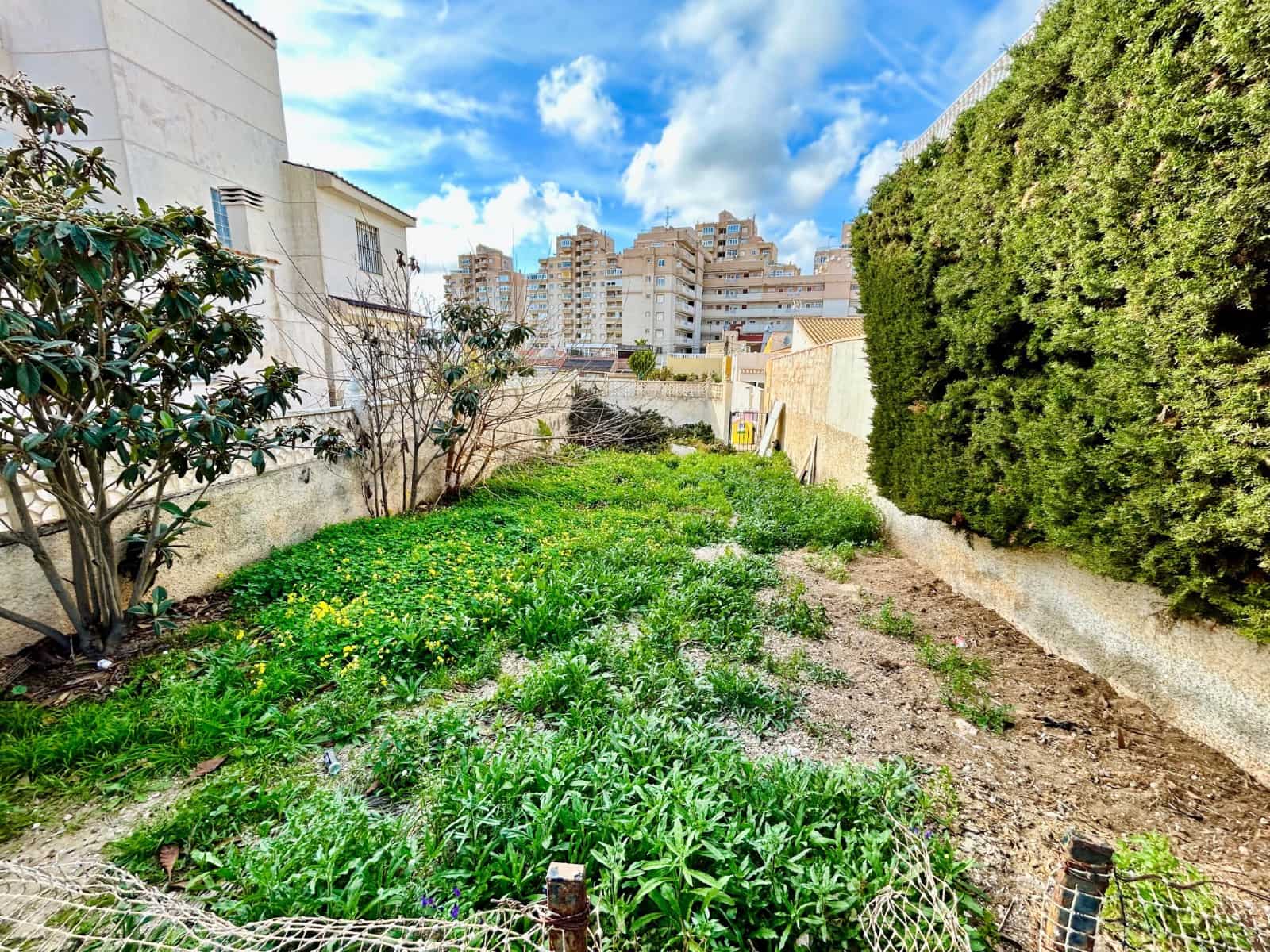 Byggegrund til salg i Torrevieja - € 76.050 (Ref: 8936578)