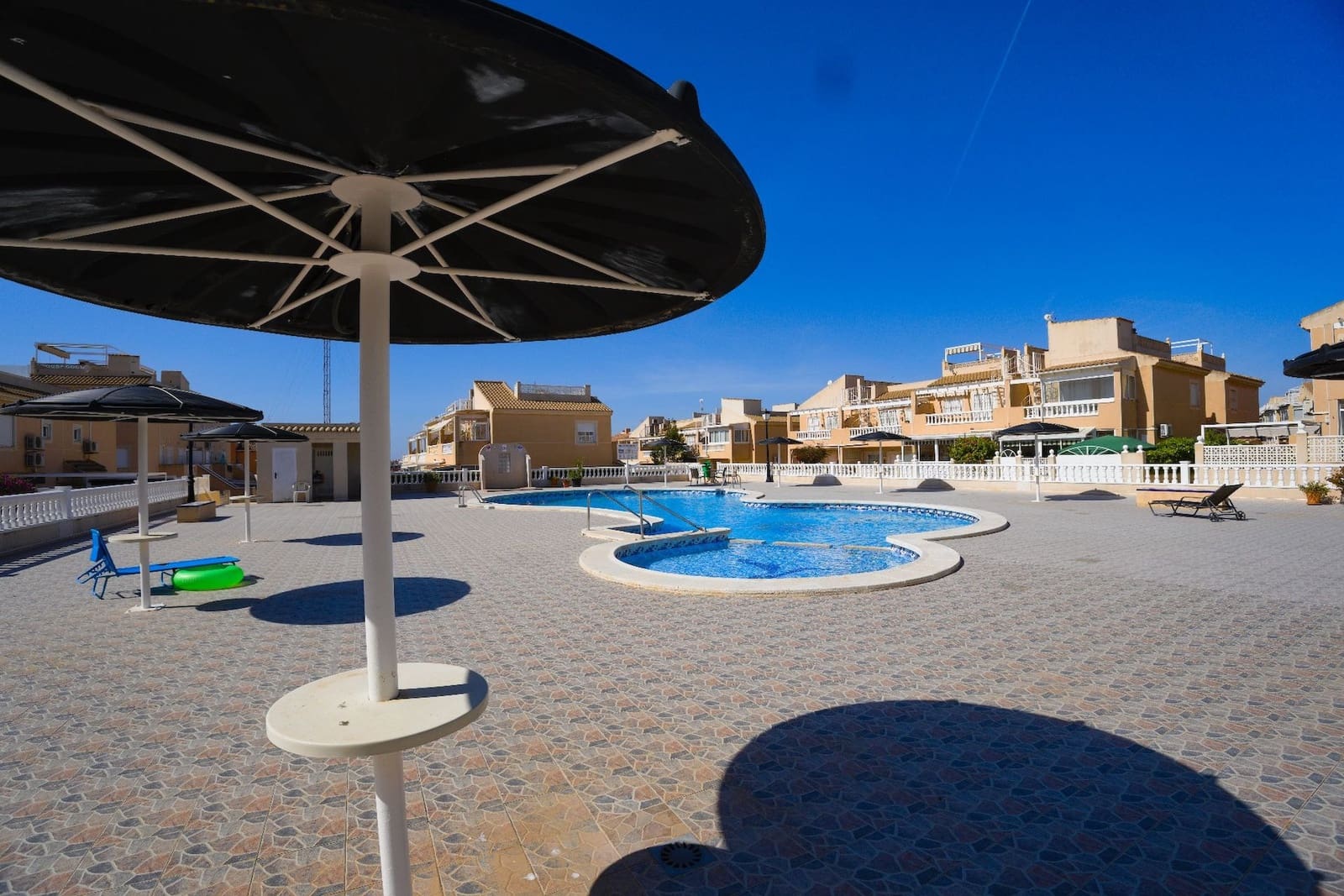 3 sypialnia Dom na sprzedaż w Torrevieja z basenem - 208 000 € (Ref: 8961177)