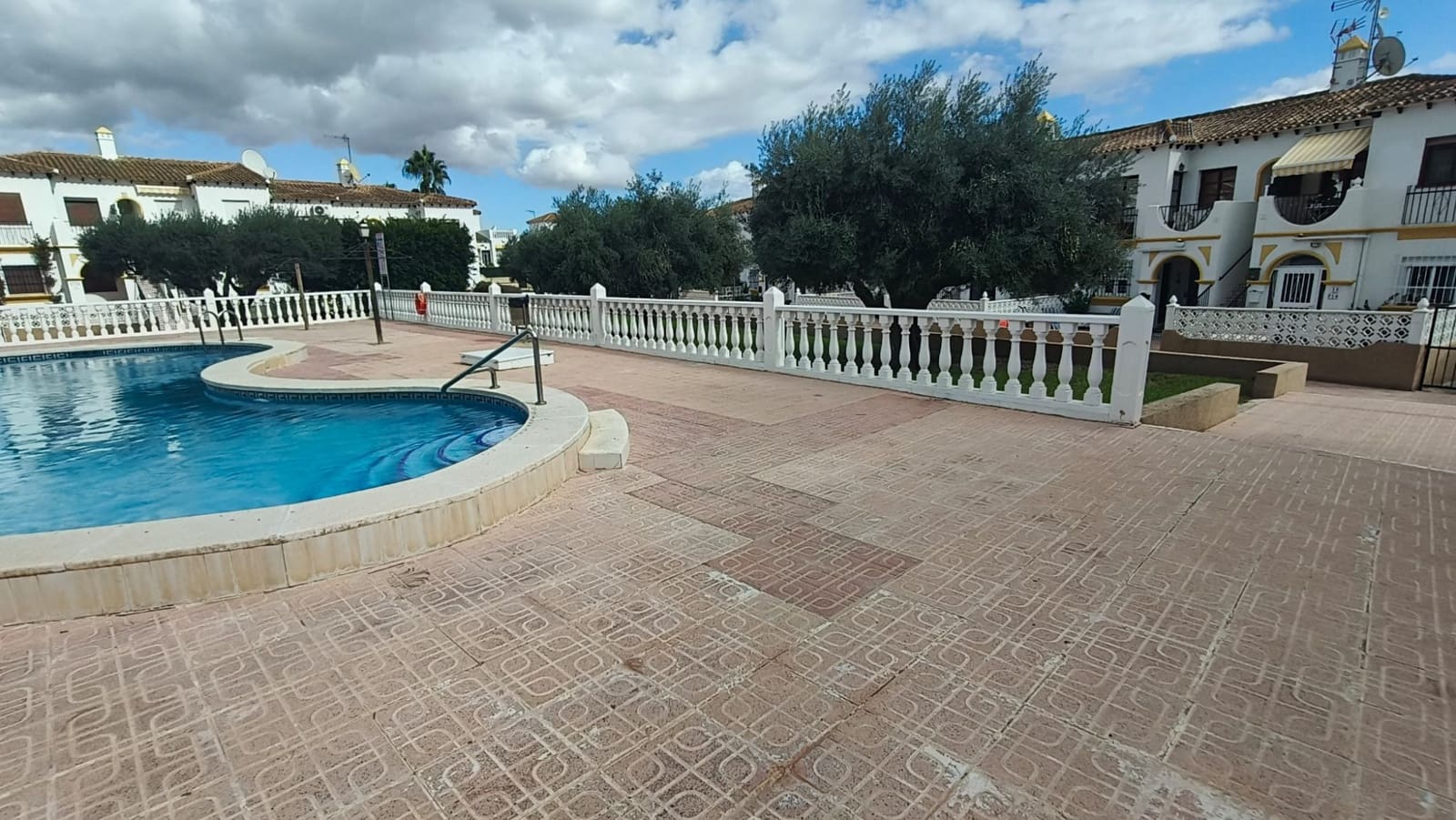 1 sovrum Lägenhet till salu i Villamartin med pool garage - 95 000 € (Ref: 9000428)