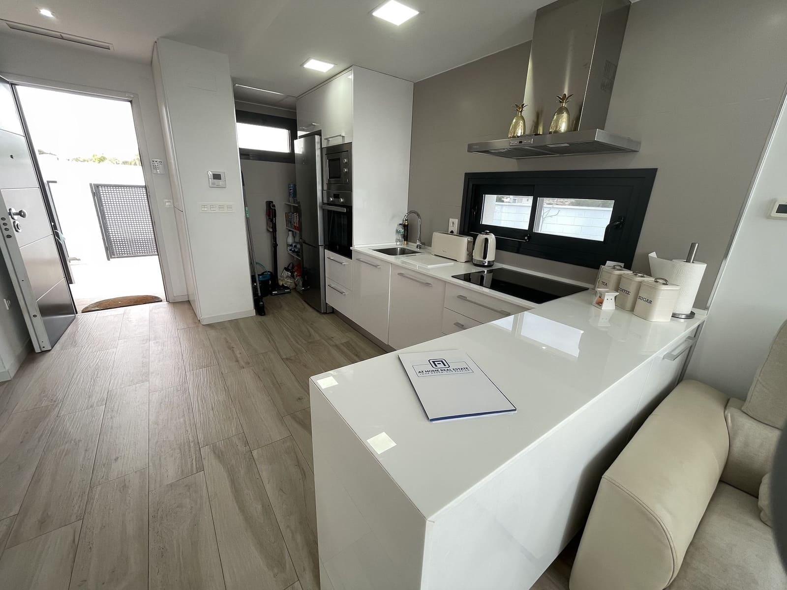 Chalet de 4 habitaciones en Cabo Roig en venta con piscina garaje - 535.000 € (Ref: 9029416)