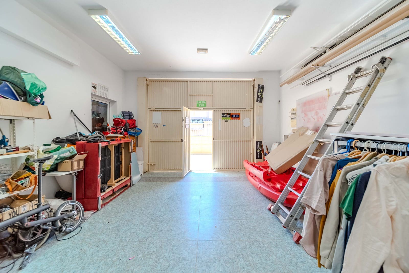 Chalet de 7 habitaciones en Villamartin en venta con piscina garaje - 384.500 € (Ref: 9032604)